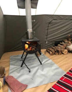 Kodiak Canvas Cabin Lodge Heat Stove Mat Shield -Familytentcamping Shop IMG 7293